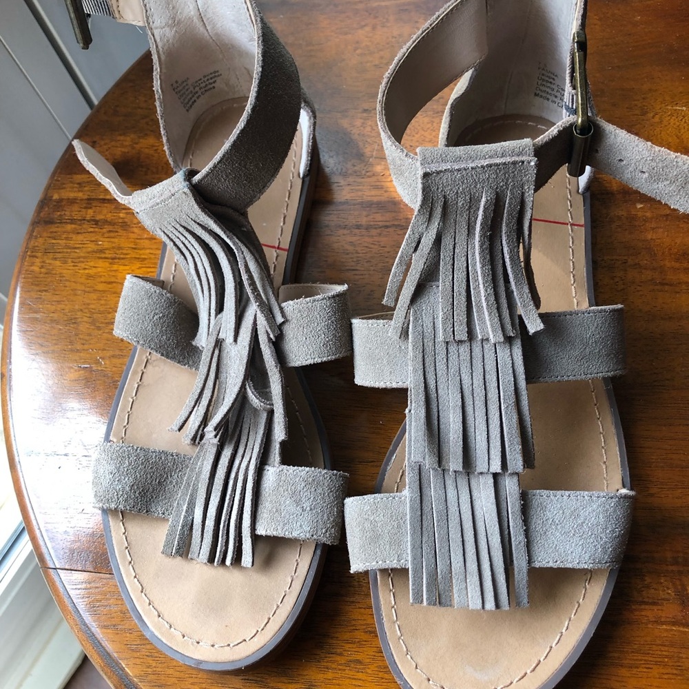 Beautiful leather sandals from Sole Society. Worn just a few times.